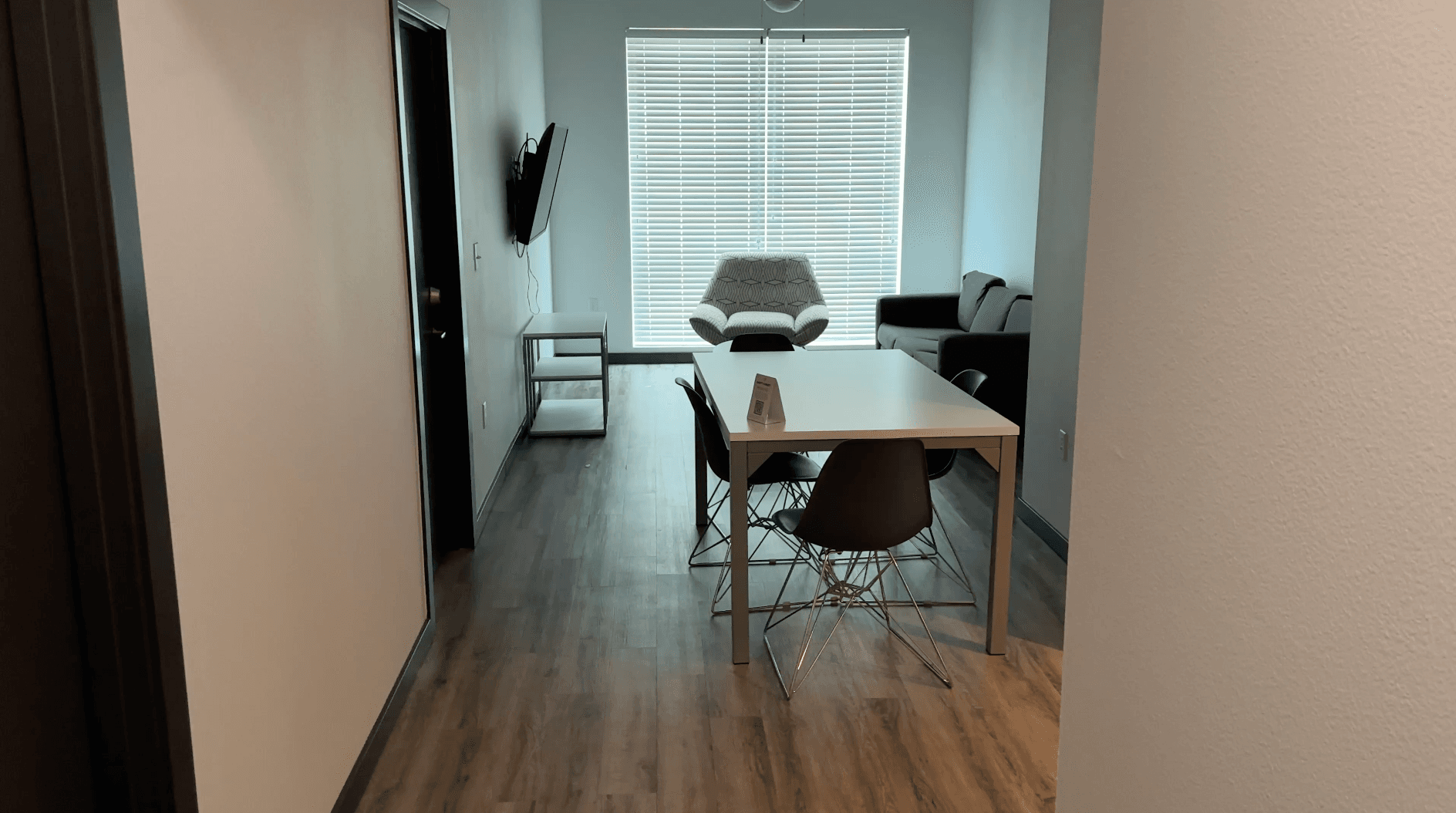 Private Bed/Bath (5BR Total Rooms) in Near Campus — photo 1